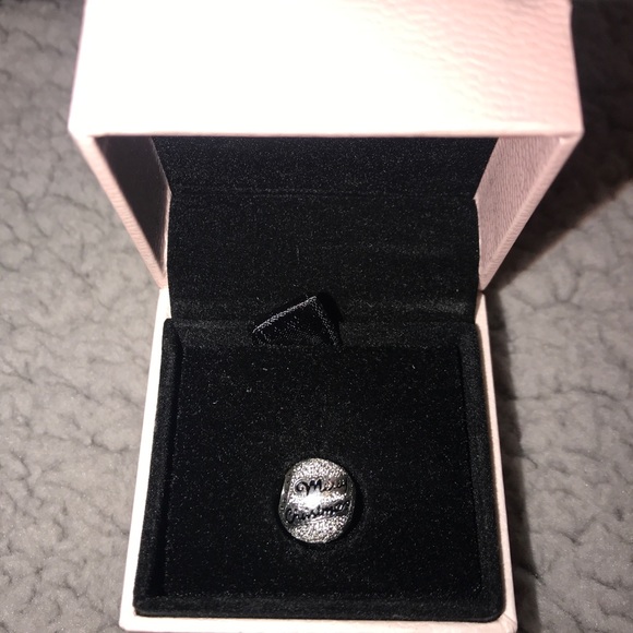 NEW! Pandora Merry Christmas Charm - Picture 2 of 3